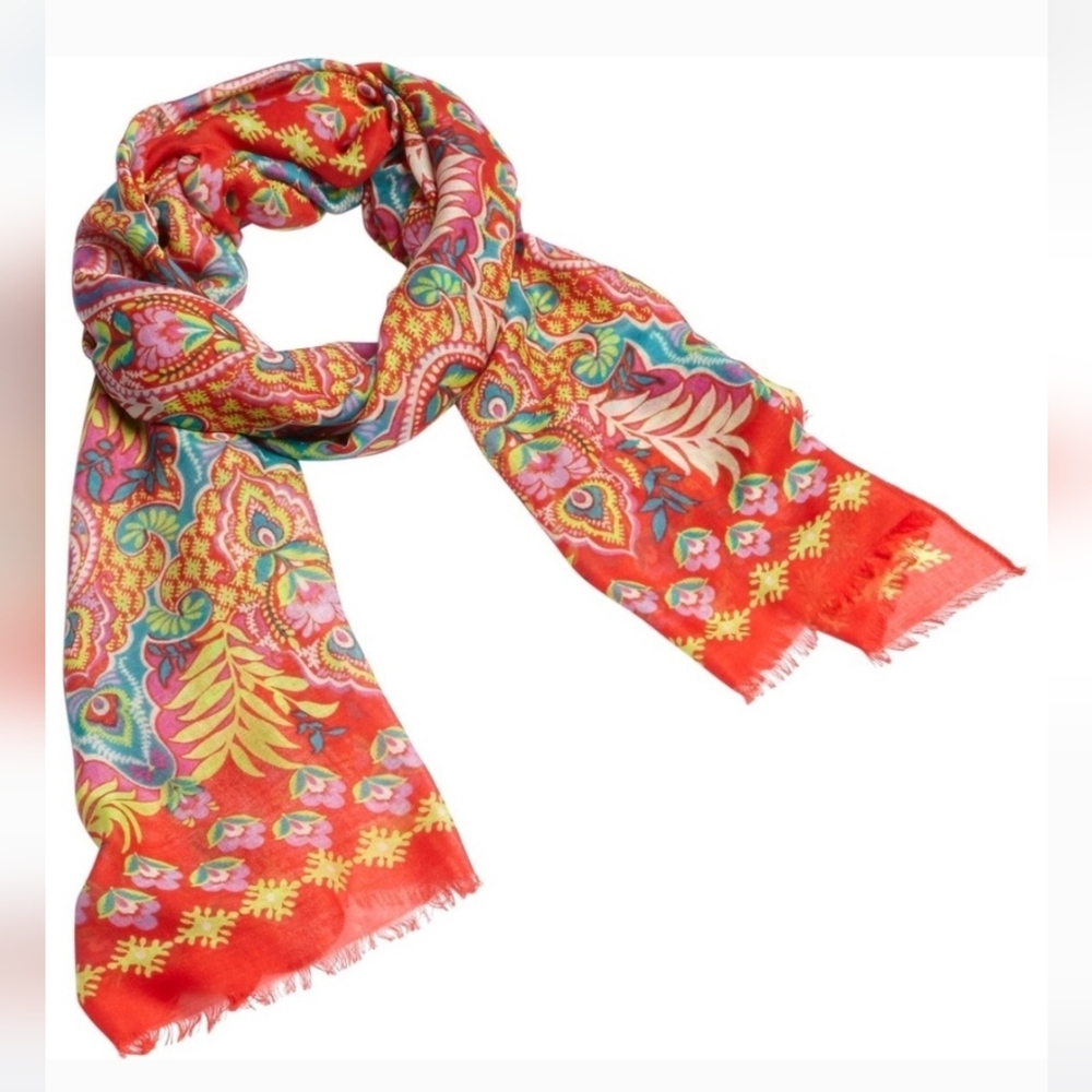 Vera Bradley Soft Fringe‎ Scarf in Paisley in Paradise